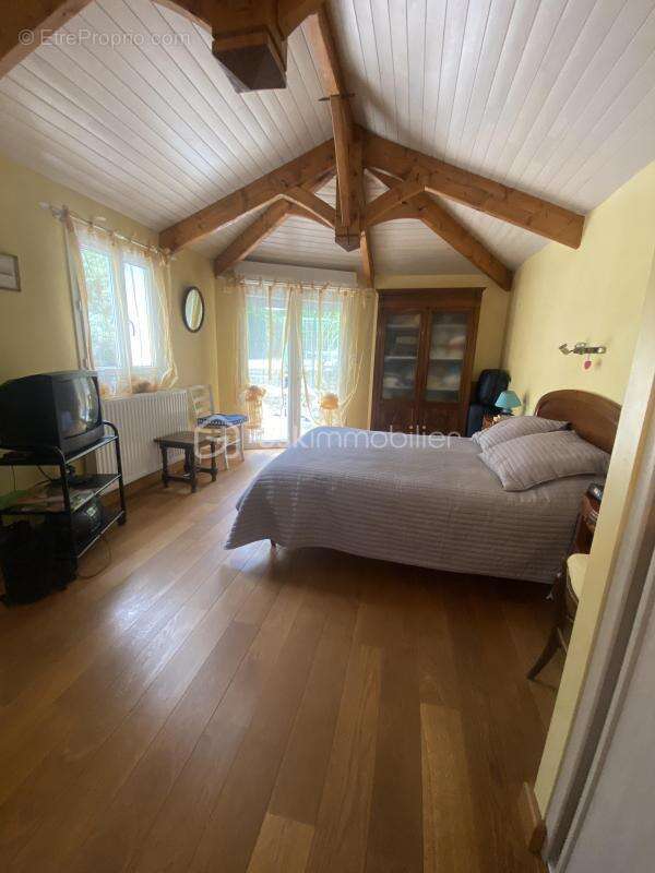 Maison en pierre avec charme de l'ancien – 145 m² habitables – Secteur de St Lyphard situé plus proche du bourg de La Madeleine  - photo 4