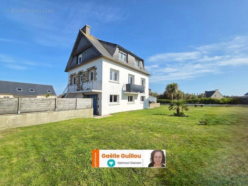 Maison à SANTEC