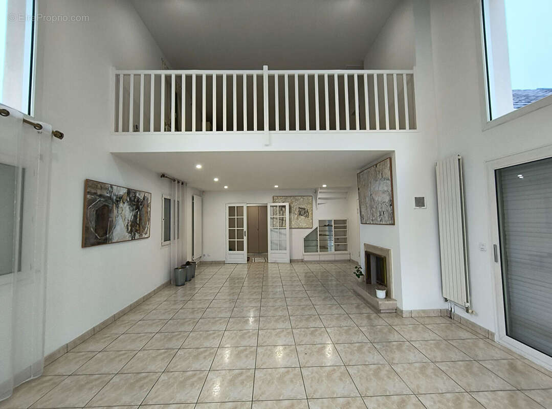 Maison à VERNEUIL-SUR-VIENNE