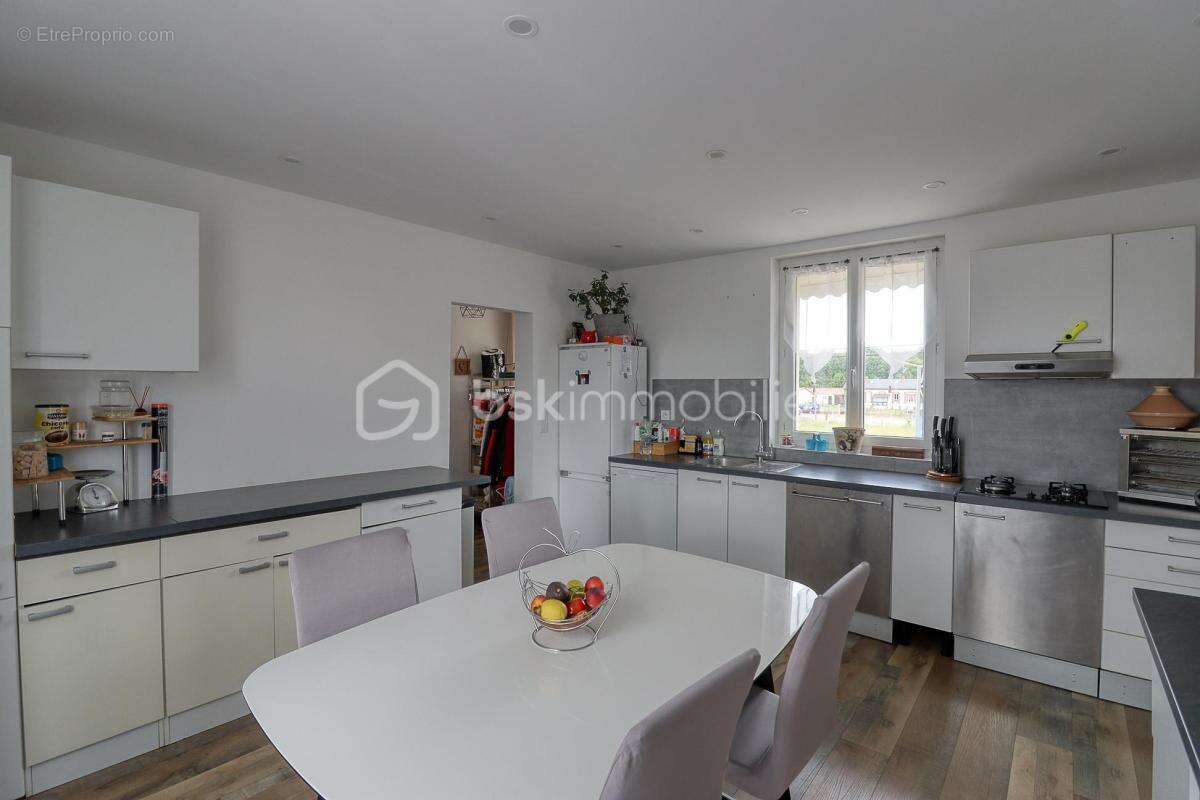 Ensemble Immobilier 178 m²  entiérement rénové : Habitation + Commerce en activité - photo 9