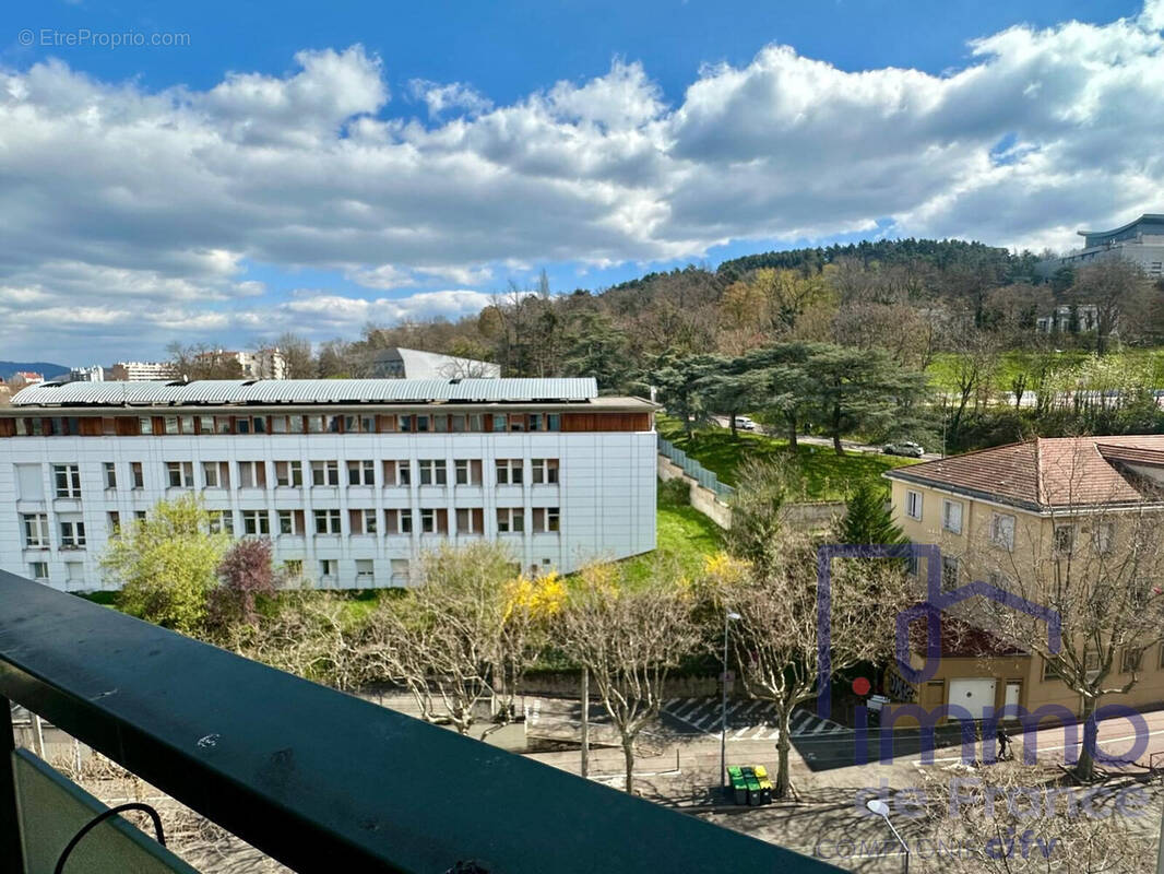 Appartement à SAINT-ETIENNE