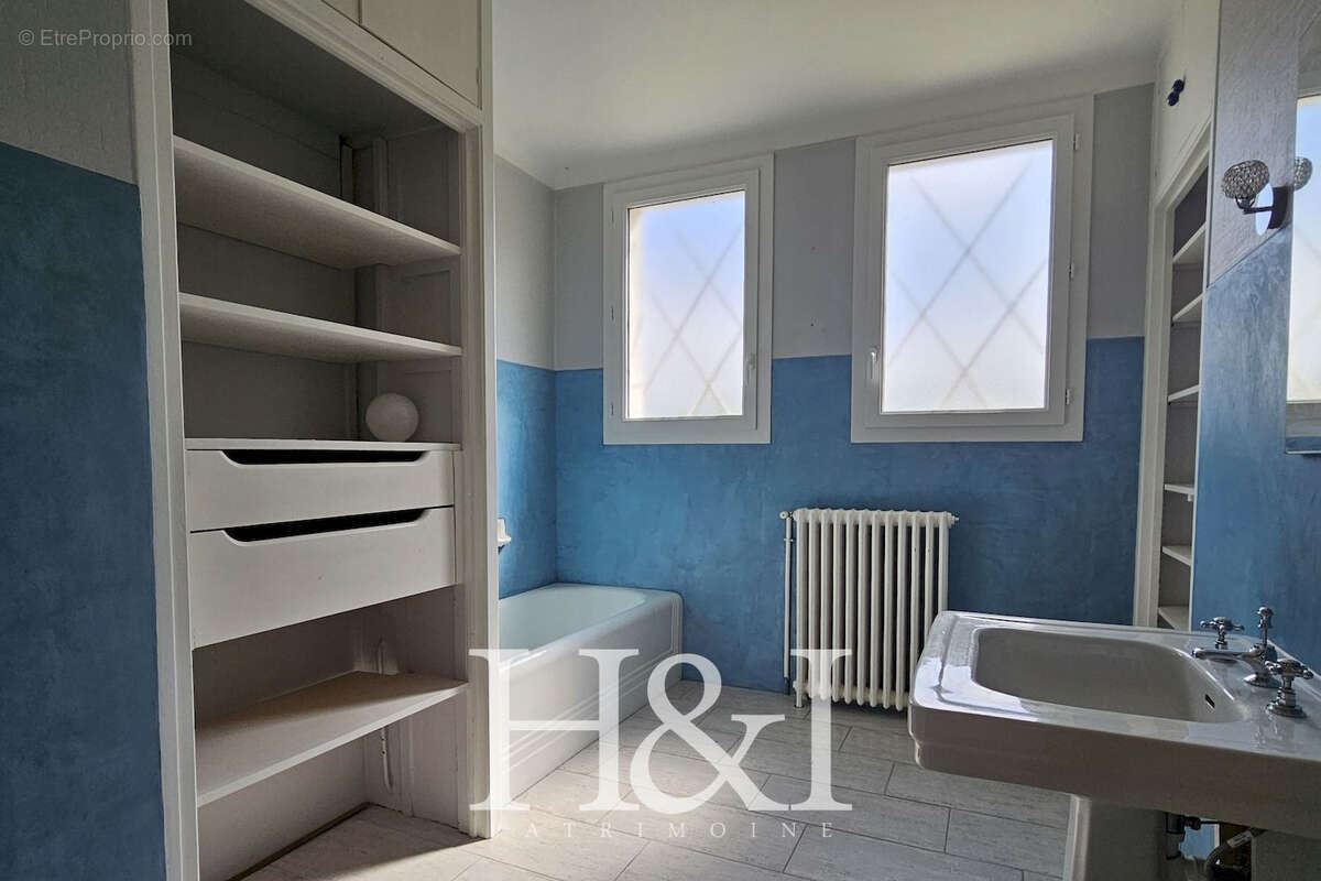 Maison à BONNEUIL-MATOURS