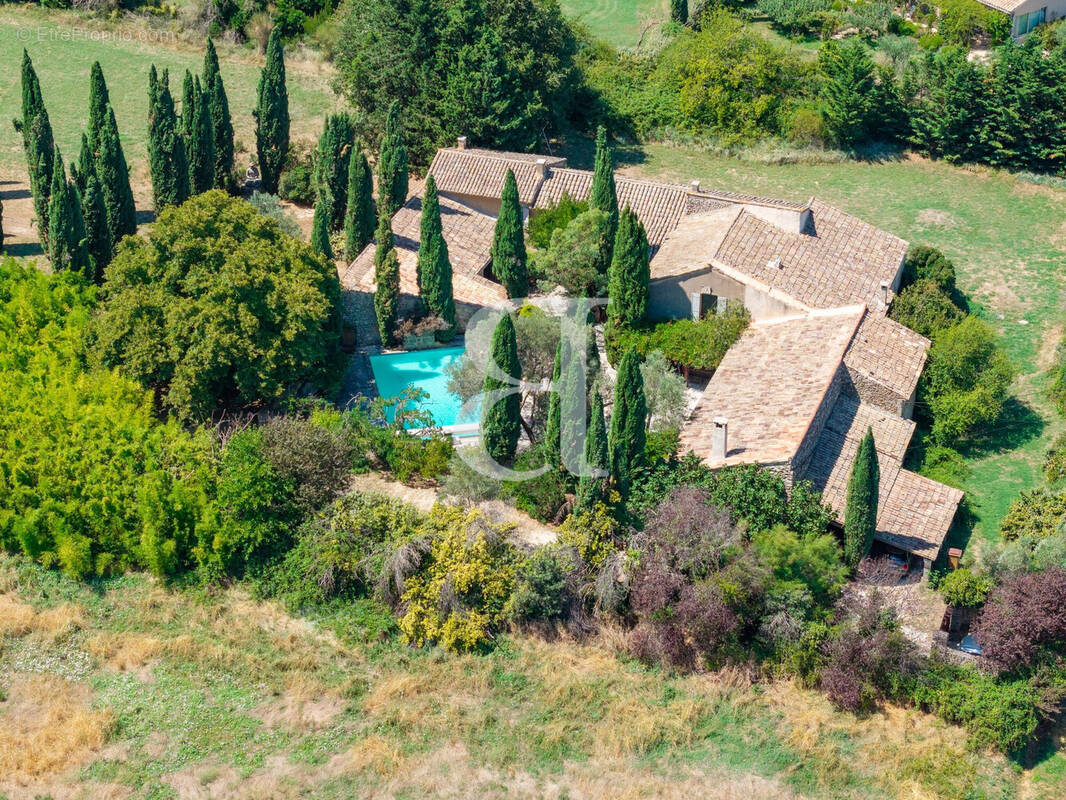 Maison à MAUBEC