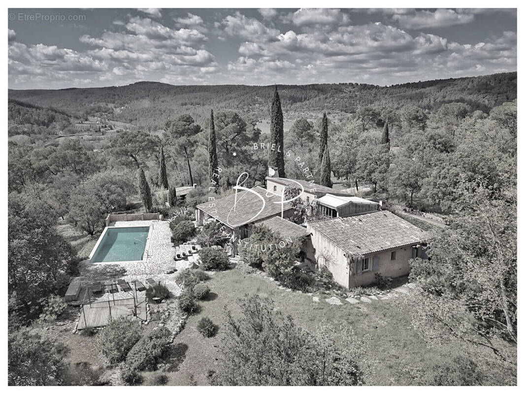 Maison à ENTRECASTEAUX