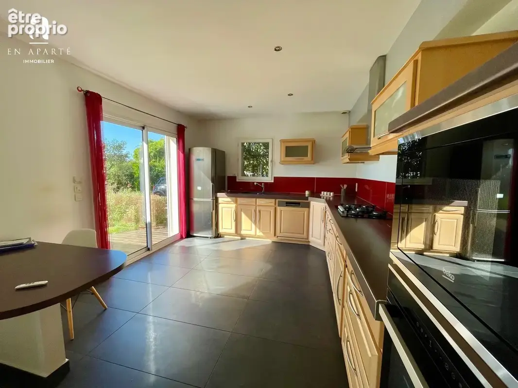 Chaponost -  maison de 200 m2 sur un  terrain de 1500m2 avec vue et  piscine - photo 12