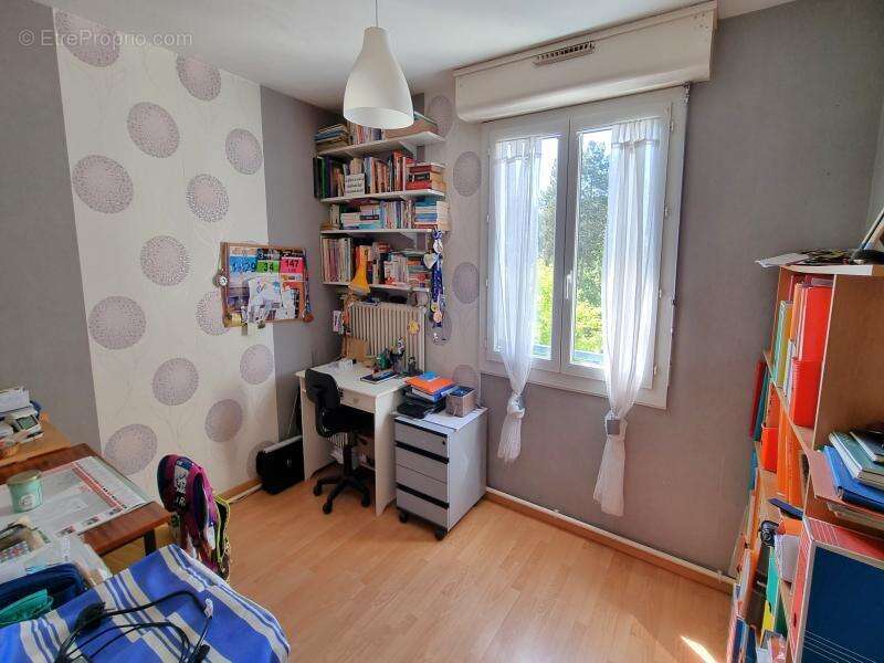 Appartement à MEYZIEU