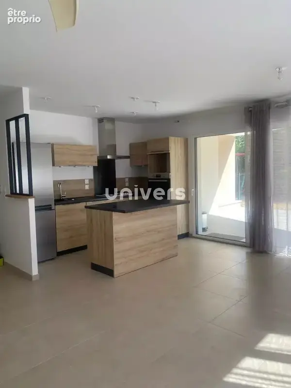 Appartement à BOURG-DE-PEAGE