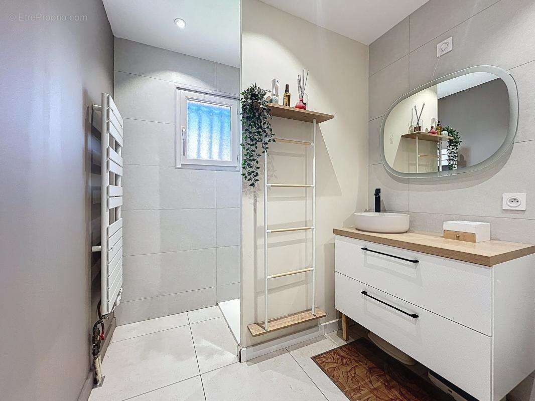 Maison à CHASSE-SUR-RHONE