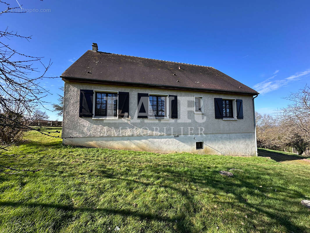 Maison à CONDE-SUR-HUISNE