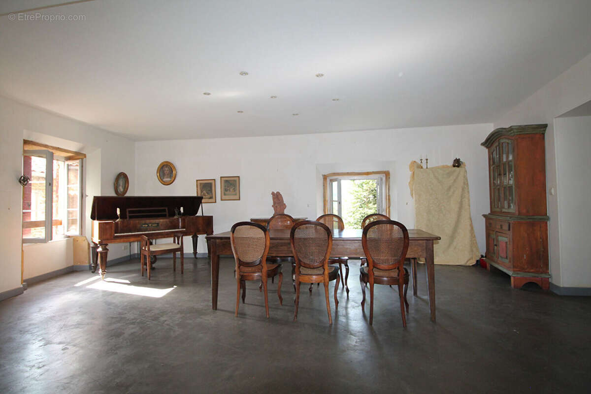 CHAMELET T3 à aménager 109 m² - photo 3