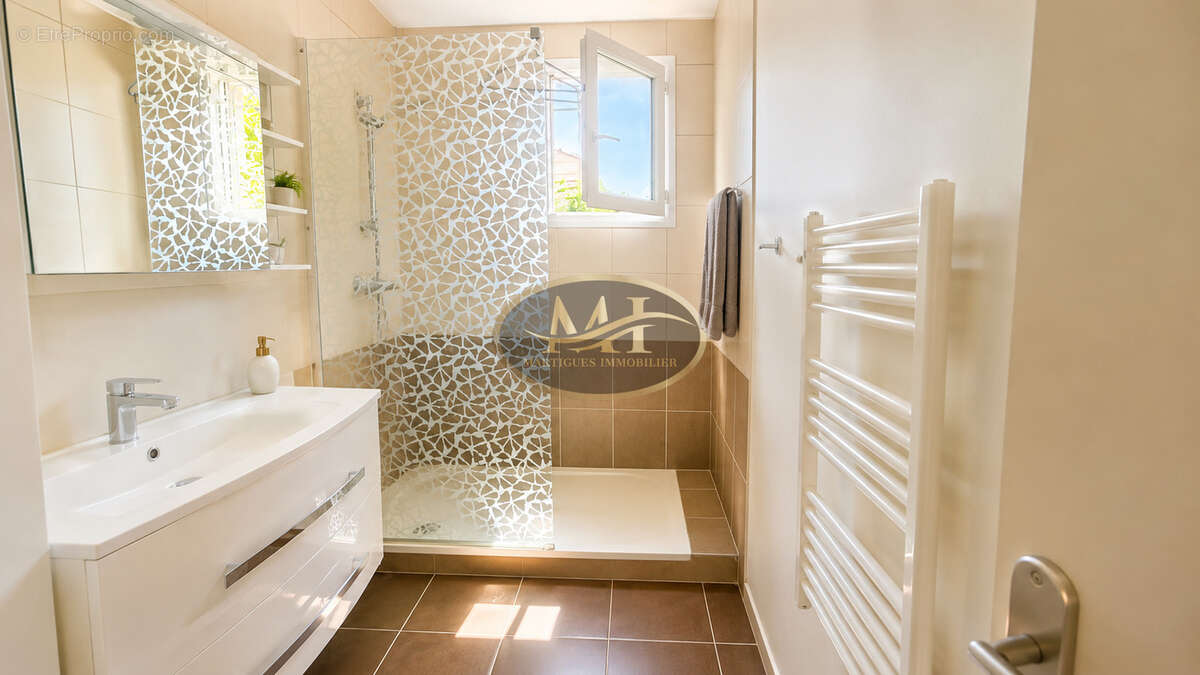 Maison T4 de plain-pied avec garage sur terrain arboré de 586 m2 - photo 9