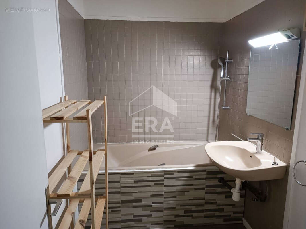 Appartement à MARSEILLE-5E