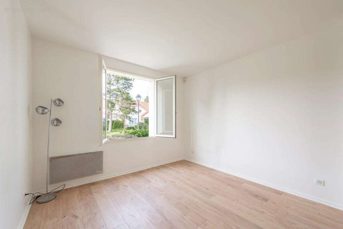 Maison à CLAYE-SOUILLY