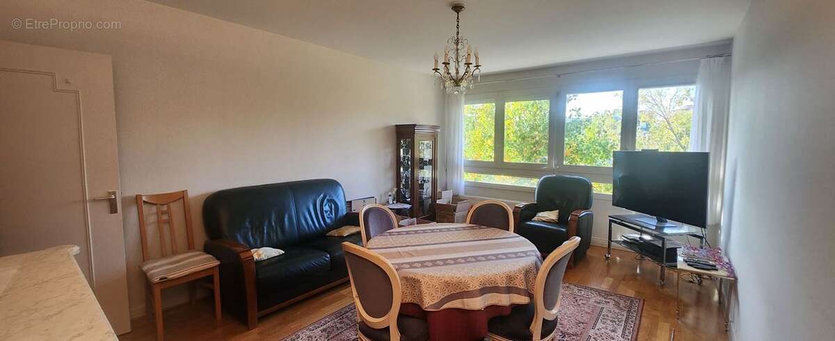 Appartement à PARIS-19E