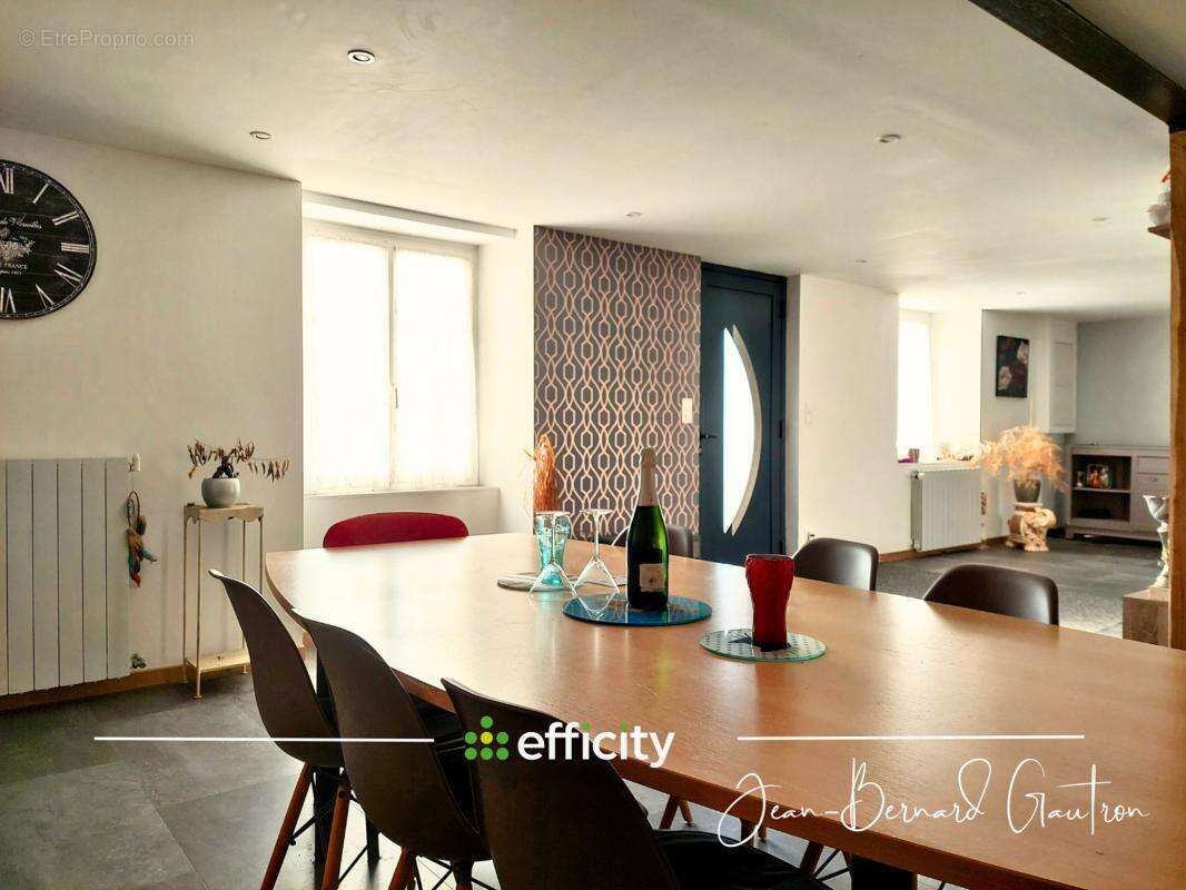 Maison à POMMERIT-LE-VICOMTE