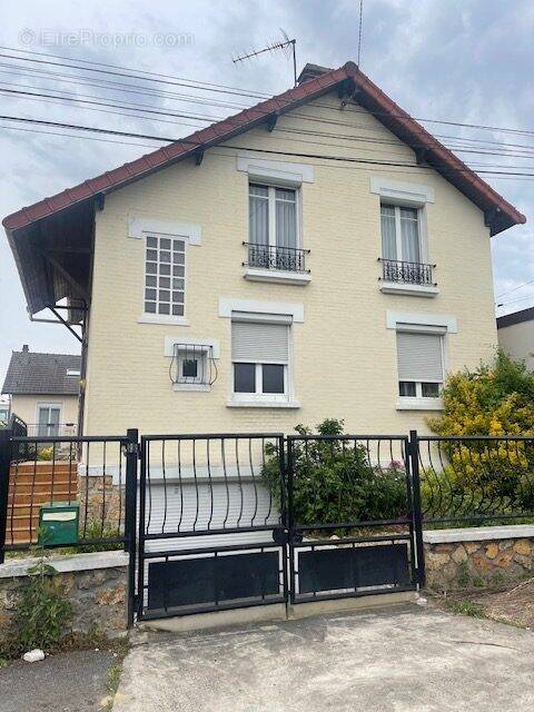 Maison à LE BLANC-MESNIL