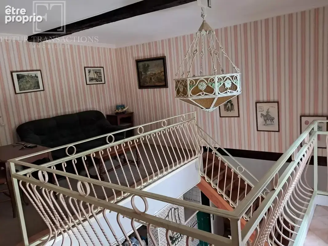 Maison et grange sur 8438 m² - photo 8
