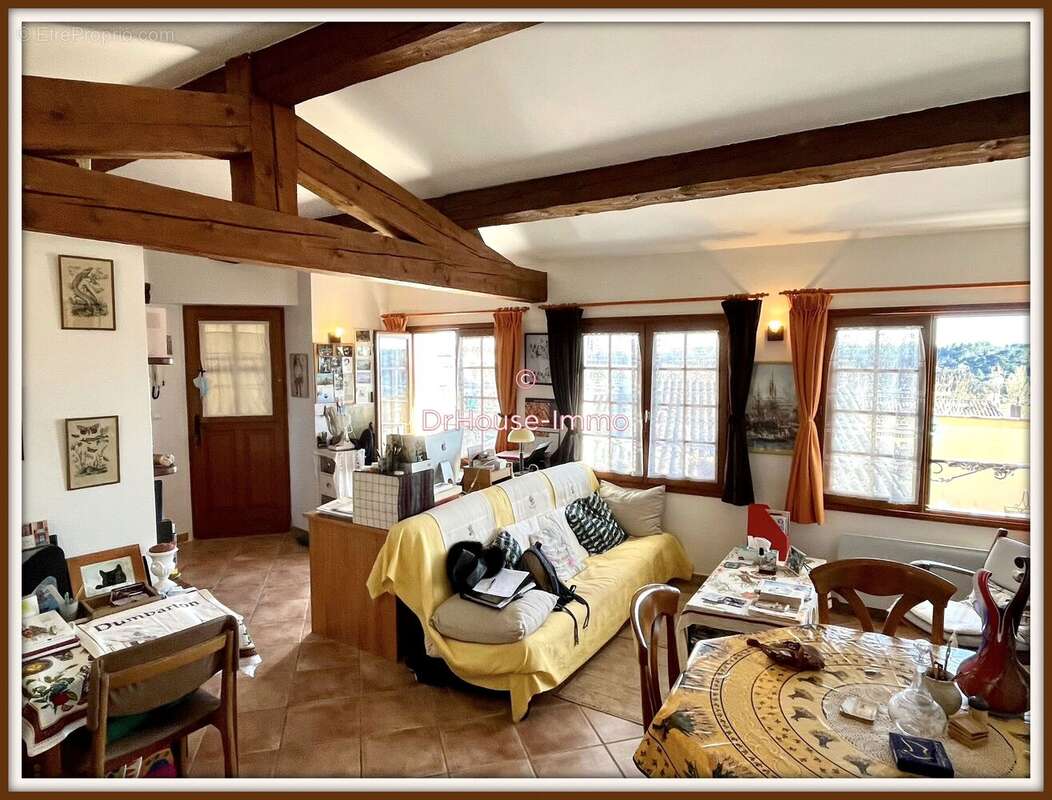 Appartement à LORGUES