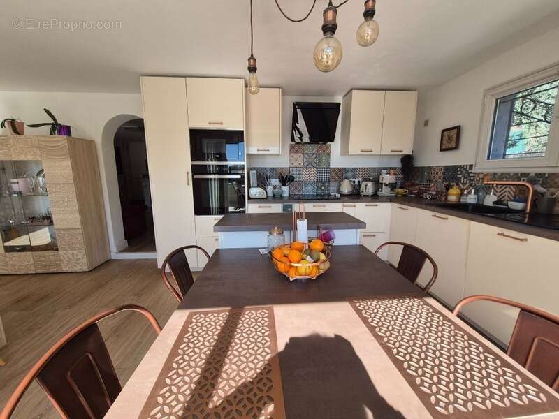 Maison à SOLLIES-TOUCAS