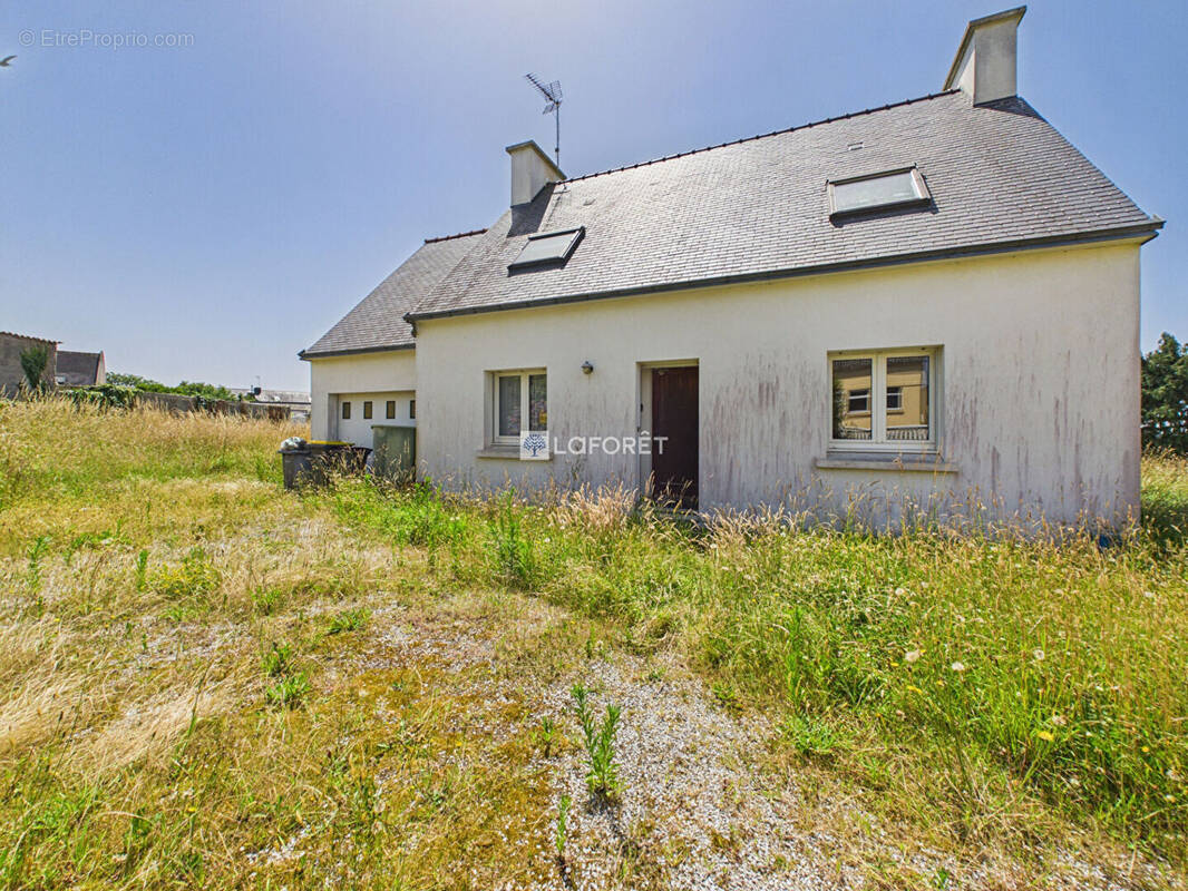 Maison à CAST