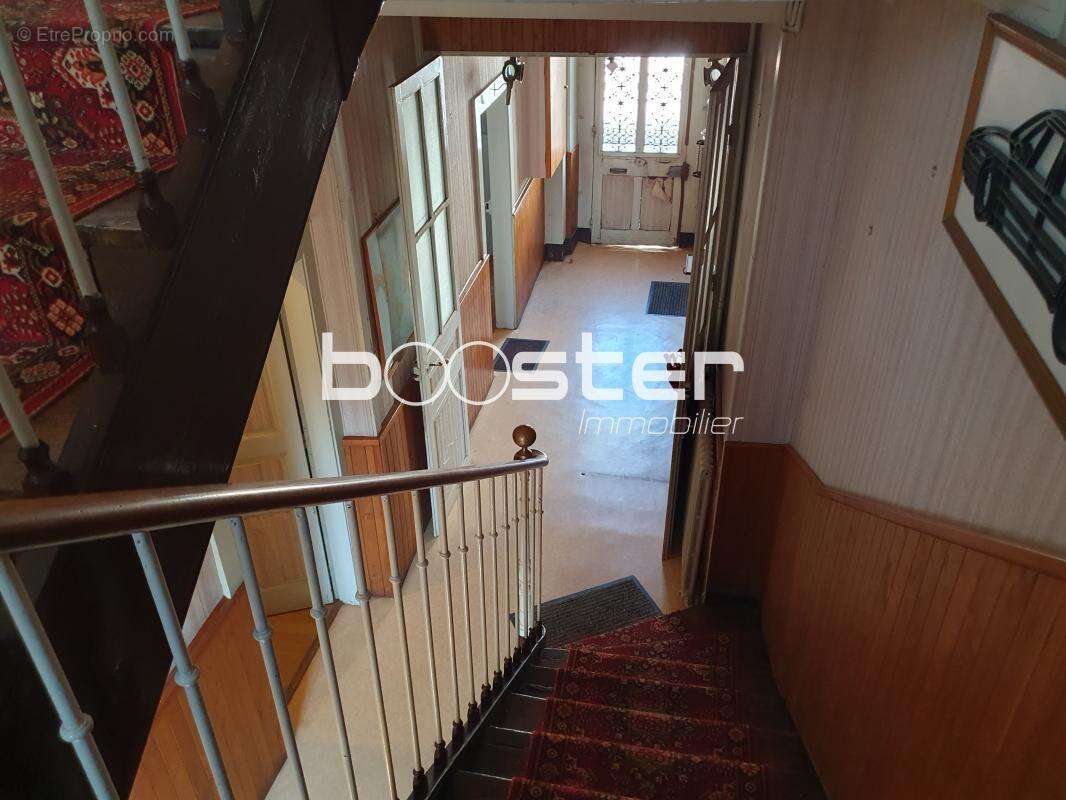 Immeuble de rapport à rénover avec potentiel, en cœur de ville - photo 8
