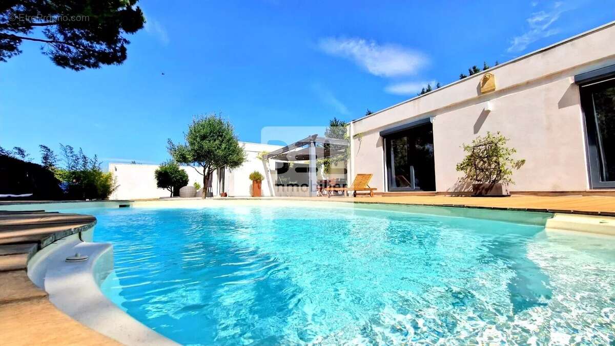 Maison à VILLENEUVE-LES-AVIGNON