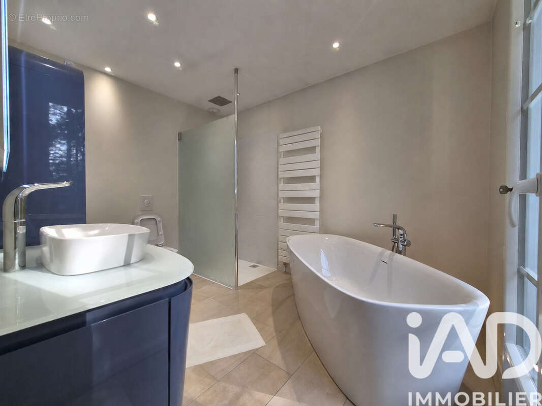 Maison 151 m² à Augignac  - photo 9