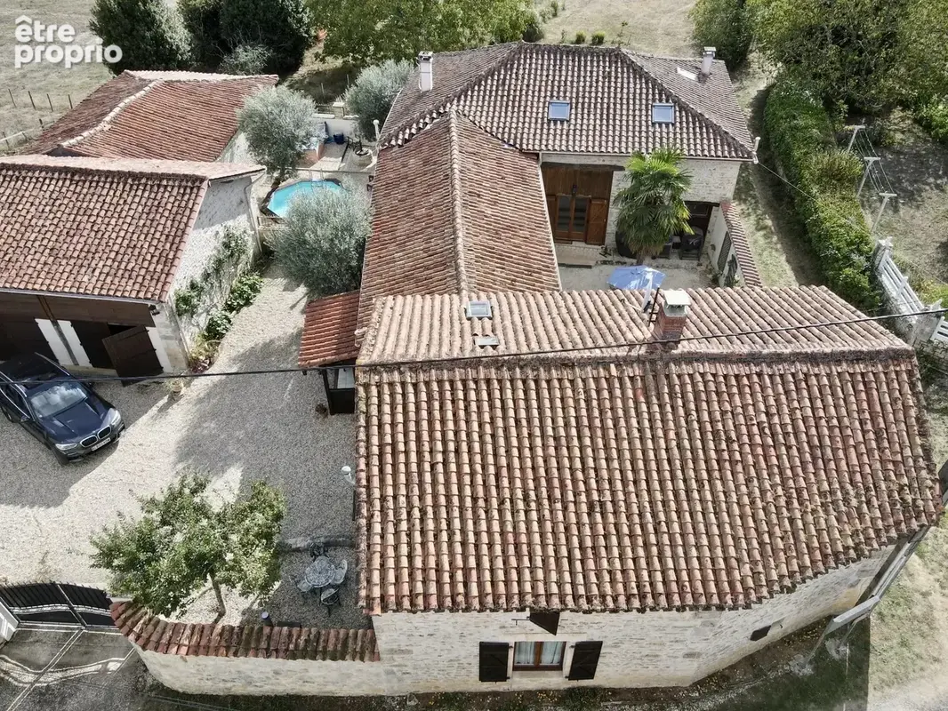 Deux maisons avec piscine, jacuzzi, grande grange et vue sur la campagne - photo 6