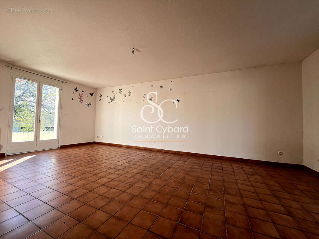 Maison à SAINT-YRIEIX-SUR-CHARENTE