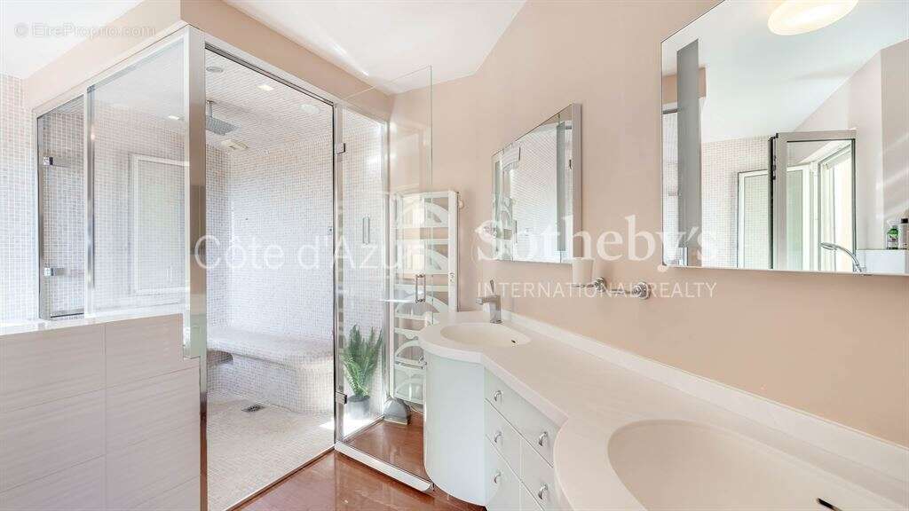 Exclusivité : Villa vue mer avec piscine - Golfe de Saint-Tropez - photo 10