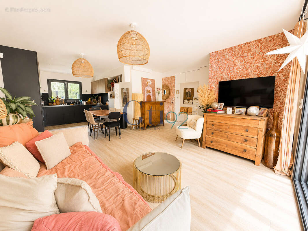 Maison recente avec un agreable jardin de plain pied - nombreux rangements ! - photo 6