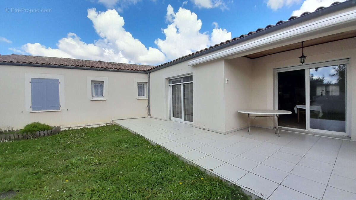 ROCHEFORT - Maison de  plain-pied  - 3 chambres - 2 garages - jardin - photo 4