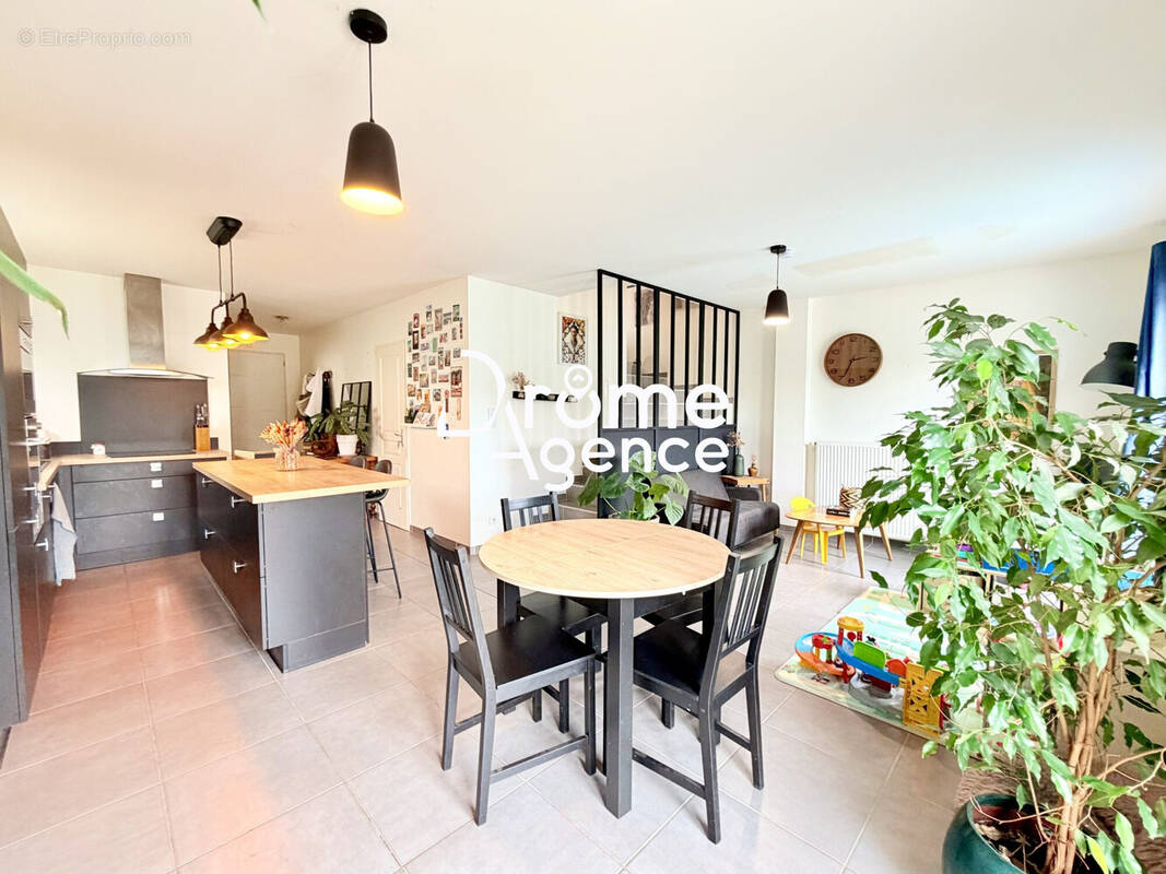 Maison 93 m² à Valence  - photo 2