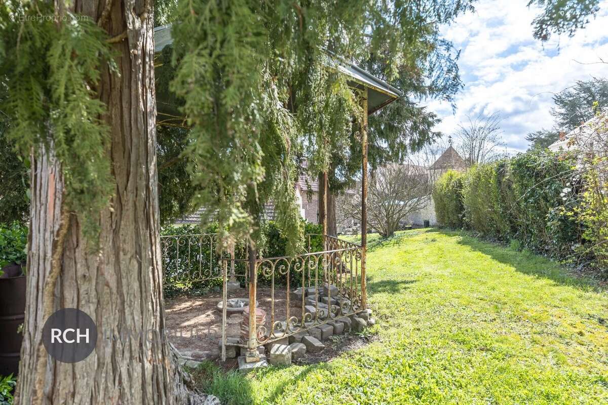 Maison à NEAUPHLE-LE-CHATEAU