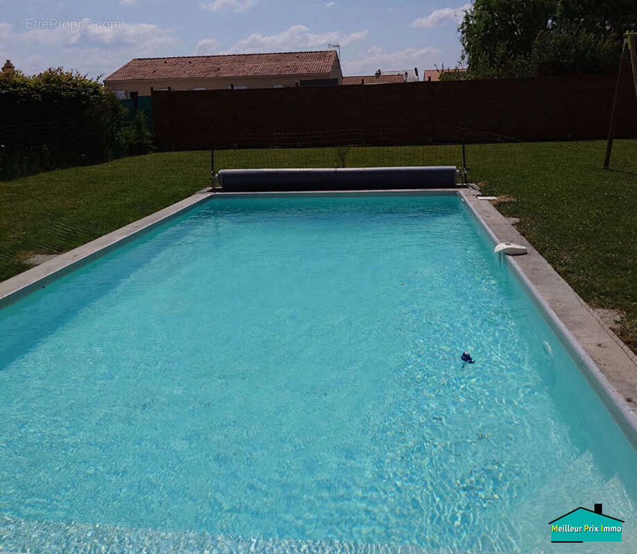 Maison à SAINT-ETIENNE-DE-MER-MORTE