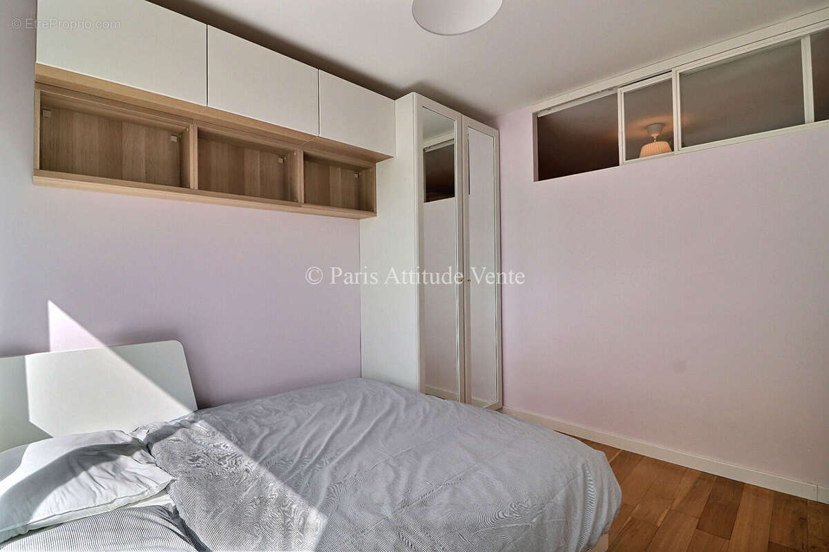 Appartement à COURBEVOIE