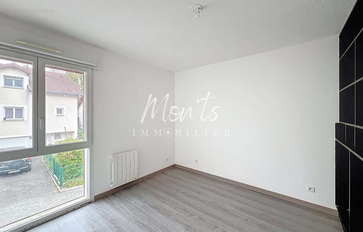 Appartement à VIRY