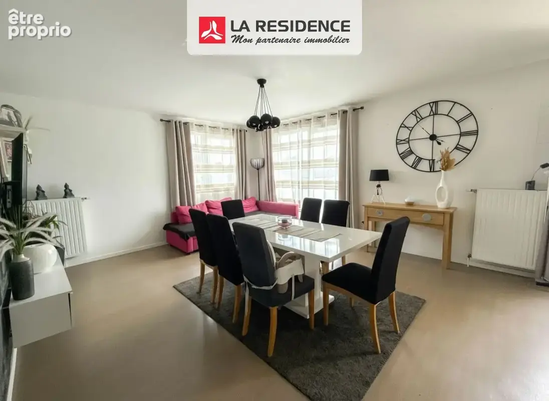 Photo Appartement à La Verriere au prix de 189 000€