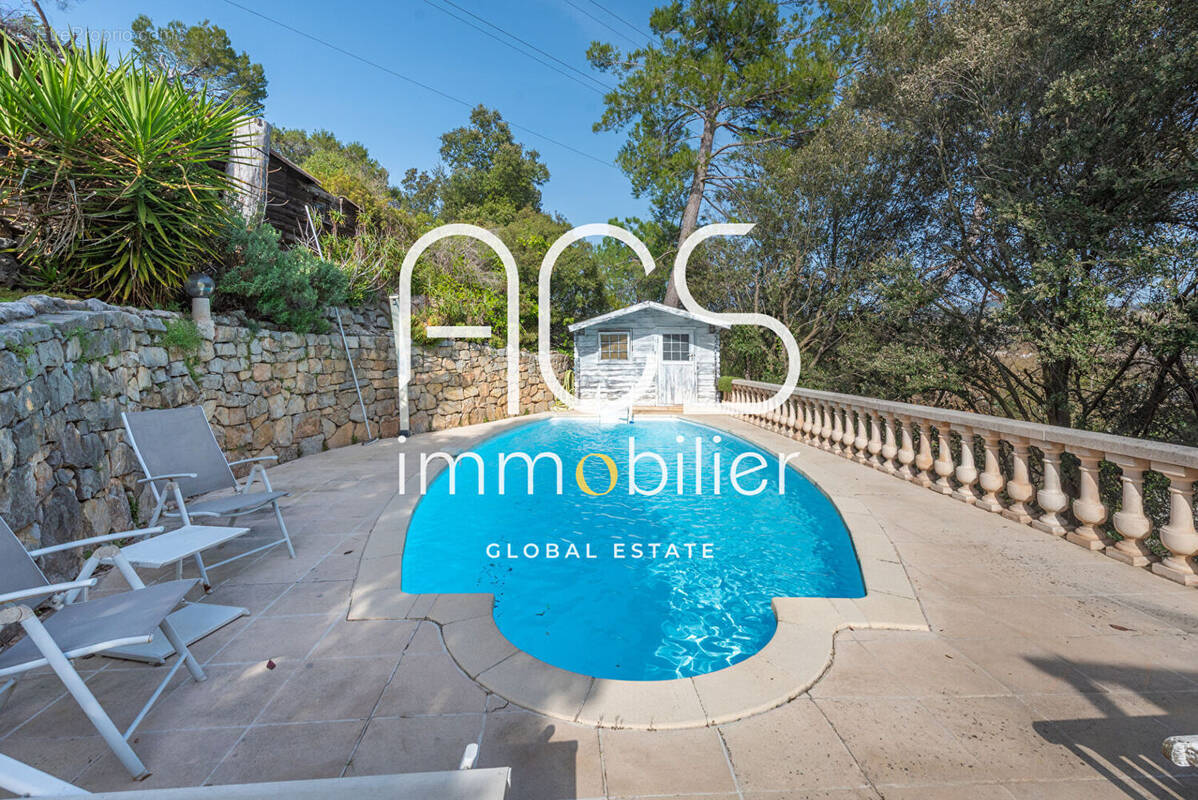 Appartement à MOUGINS