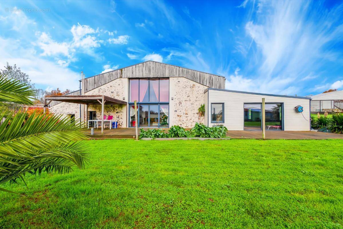 Maison à LE CHAMP-SAINT-PERE