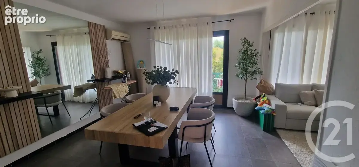Photo Appartement à Hyeres au prix de 250 000€