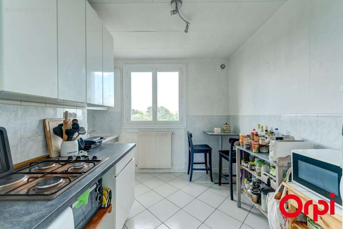 Appartement à BRON