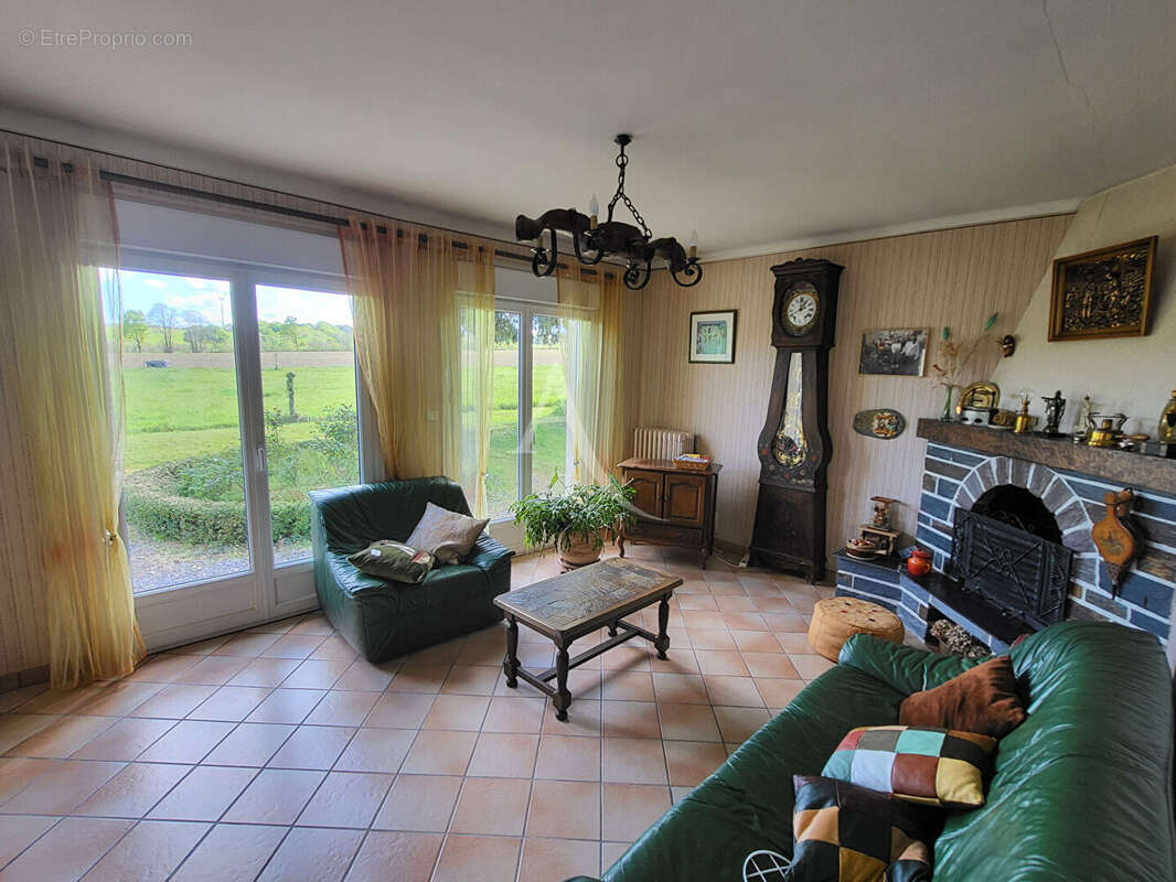 Maison à MARSAC-SUR-DON