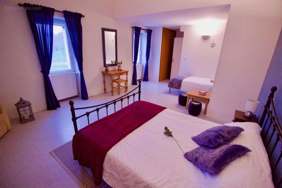 Maison à AVAILLES-LIMOUZINE