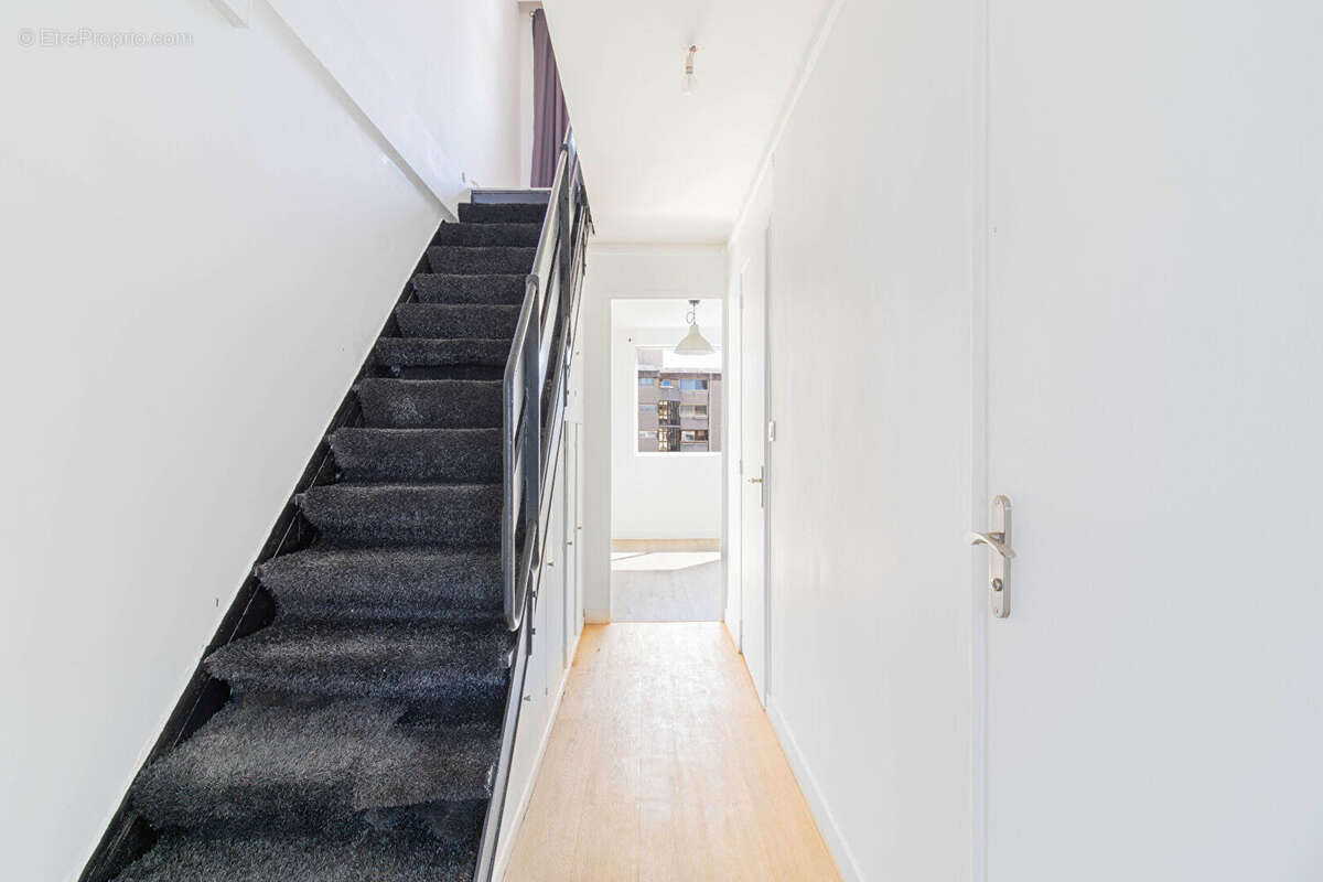 Appartement à MARSEILLE-6E