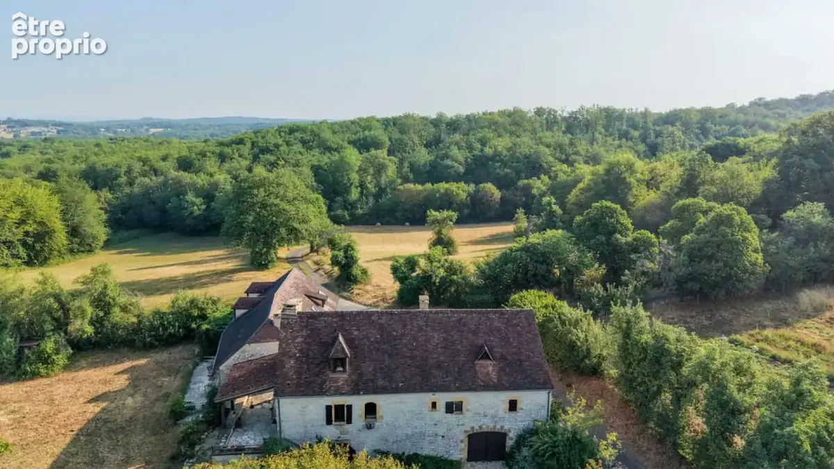 SECTEUR GOURDON - Spacieuse Propriété en pierre au calme sur 5ha - photo 10
