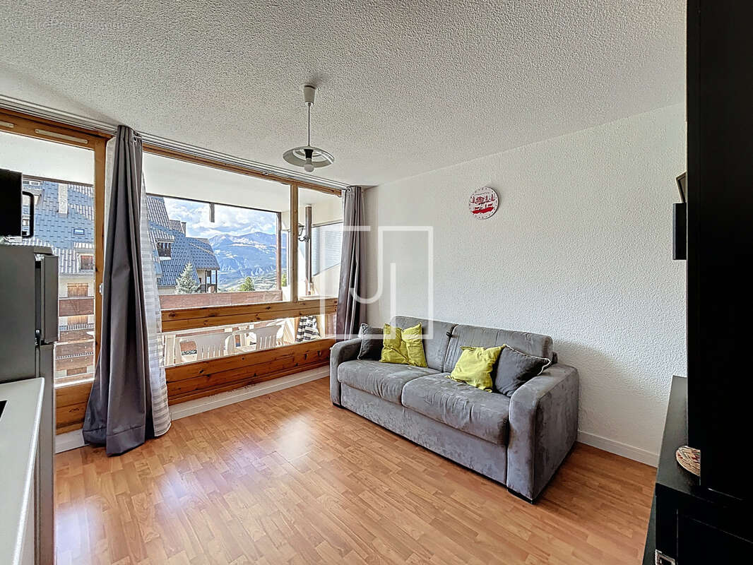 Appartement à ENCHASTRAYES