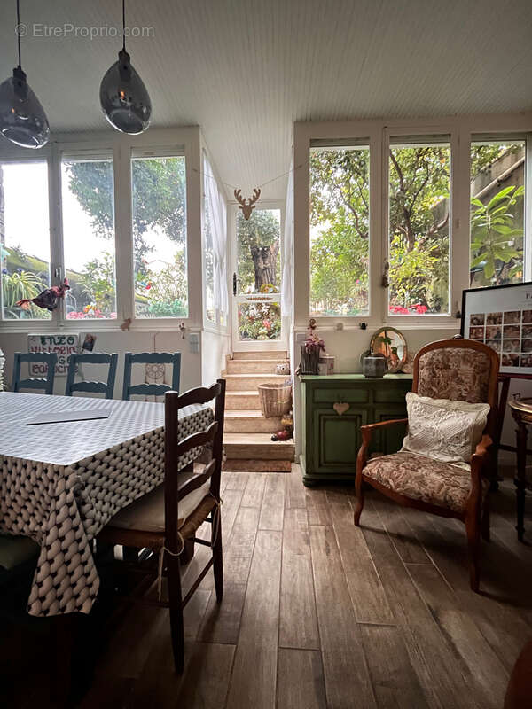 Appartement à MARSEILLE-4E