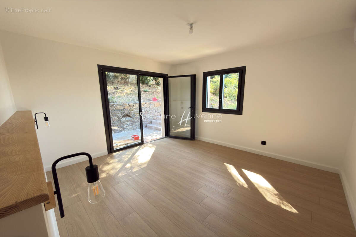 Maison à LA CROIX-VALMER