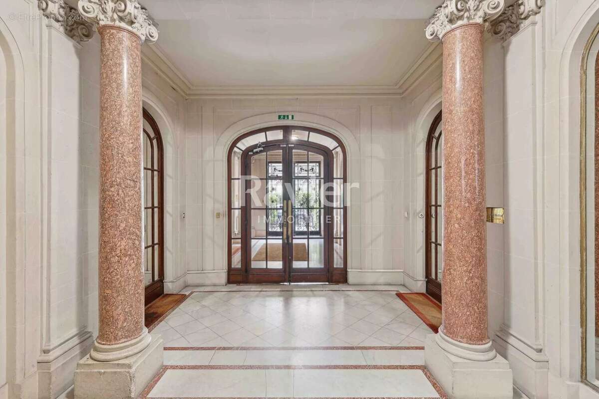 Appartement à PARIS-7E
